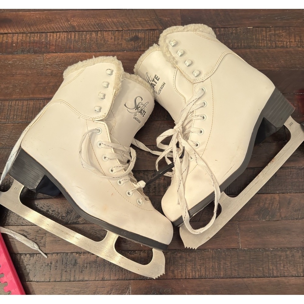 Soft Skate By Jackson Ice Figure Skates Women's  Size 10 White Fur